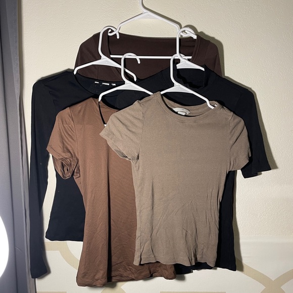 Tops - Women’s Classic 4+1 FREE Pack Bundle Black and Brown Tops- Size XS